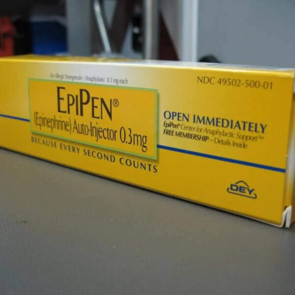 Epinephrine pen